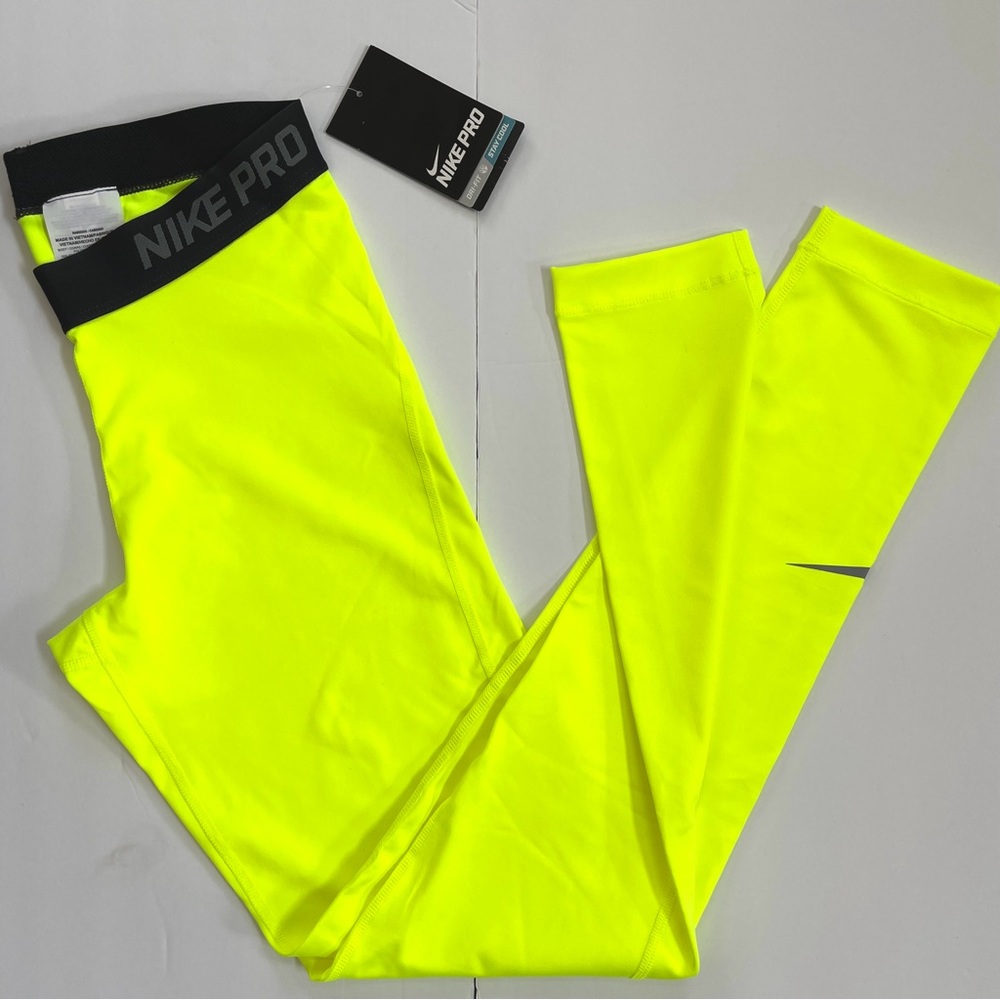 Woman’s NEW Nike Pro Running Workout Ankle Leggings (Medium)